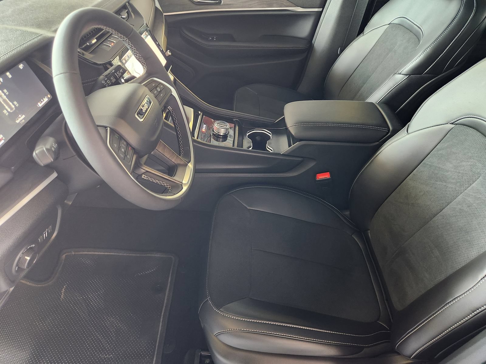 New 2026 Jeep Grand Cherokee Altitude RWD image 12