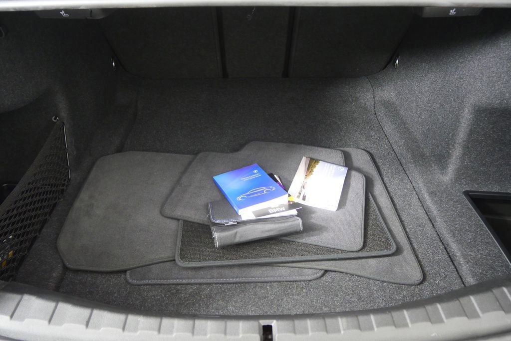 Used 2024 BMW 330i Sedan image 17