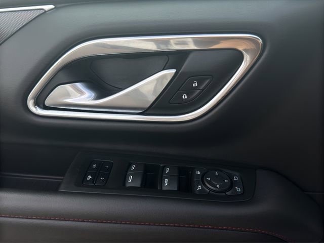 Used 2022 Chevrolet Suburban RST w/ Luxury Package image 15