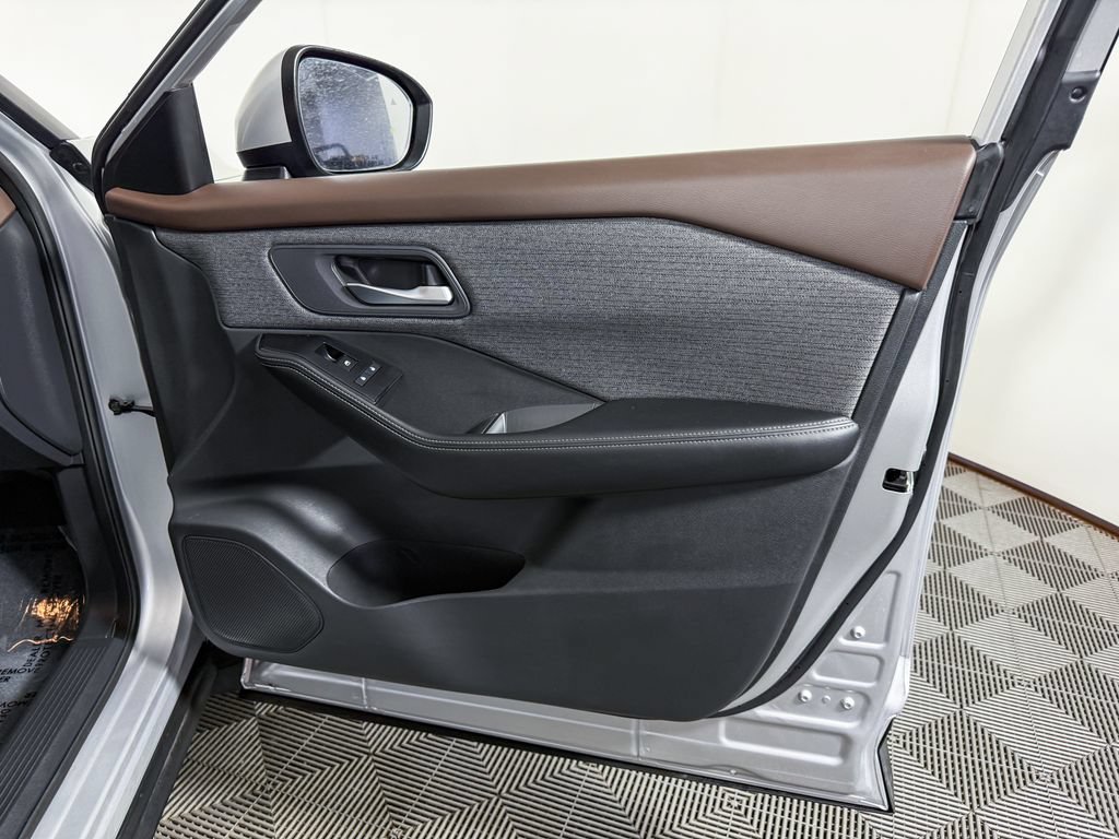Certified 2023 Nissan Rogue SV FWD image 41