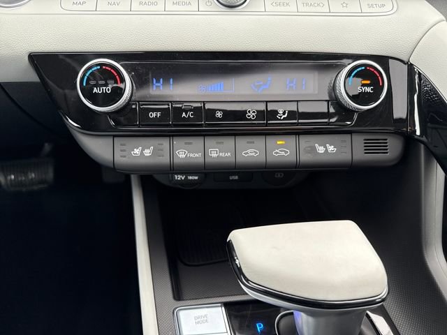 Certified 2025 Hyundai Elantra Limited image 48
