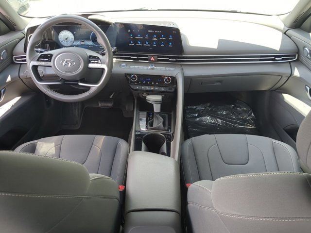 Used 2023 Hyundai Elantra SEL w/ Convenience Package FWD image 17