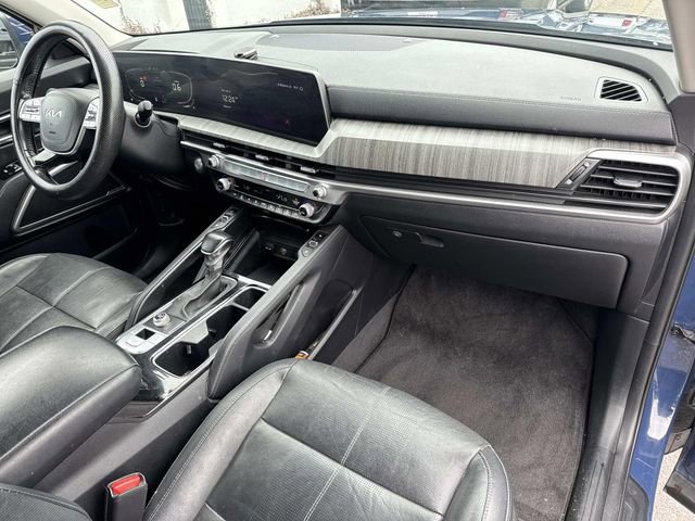 Used 2023 Kia Telluride EX w/ EX Captain's Chair Package image 17