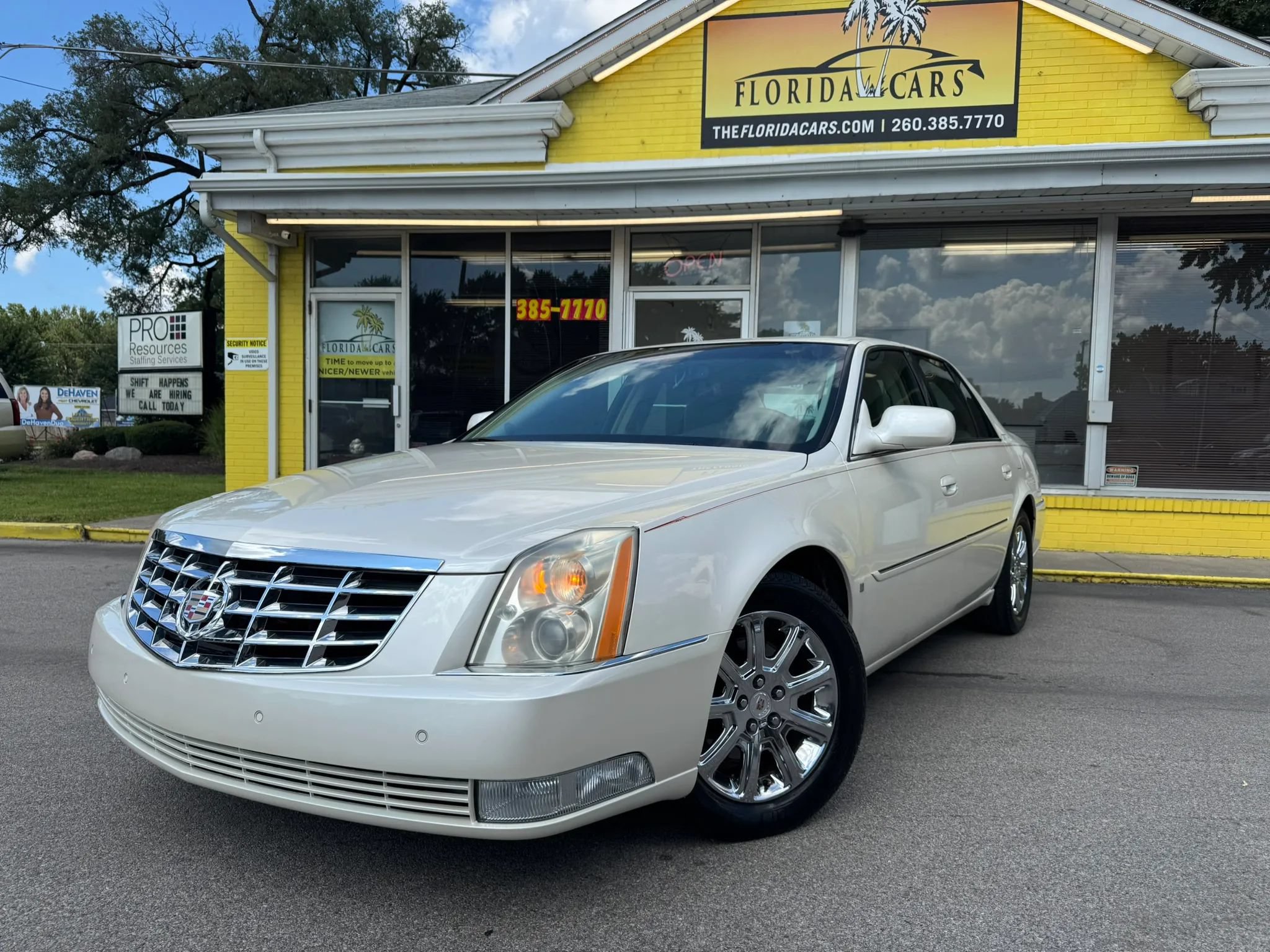 Used 2008 Cadillac DTS FWD image 1