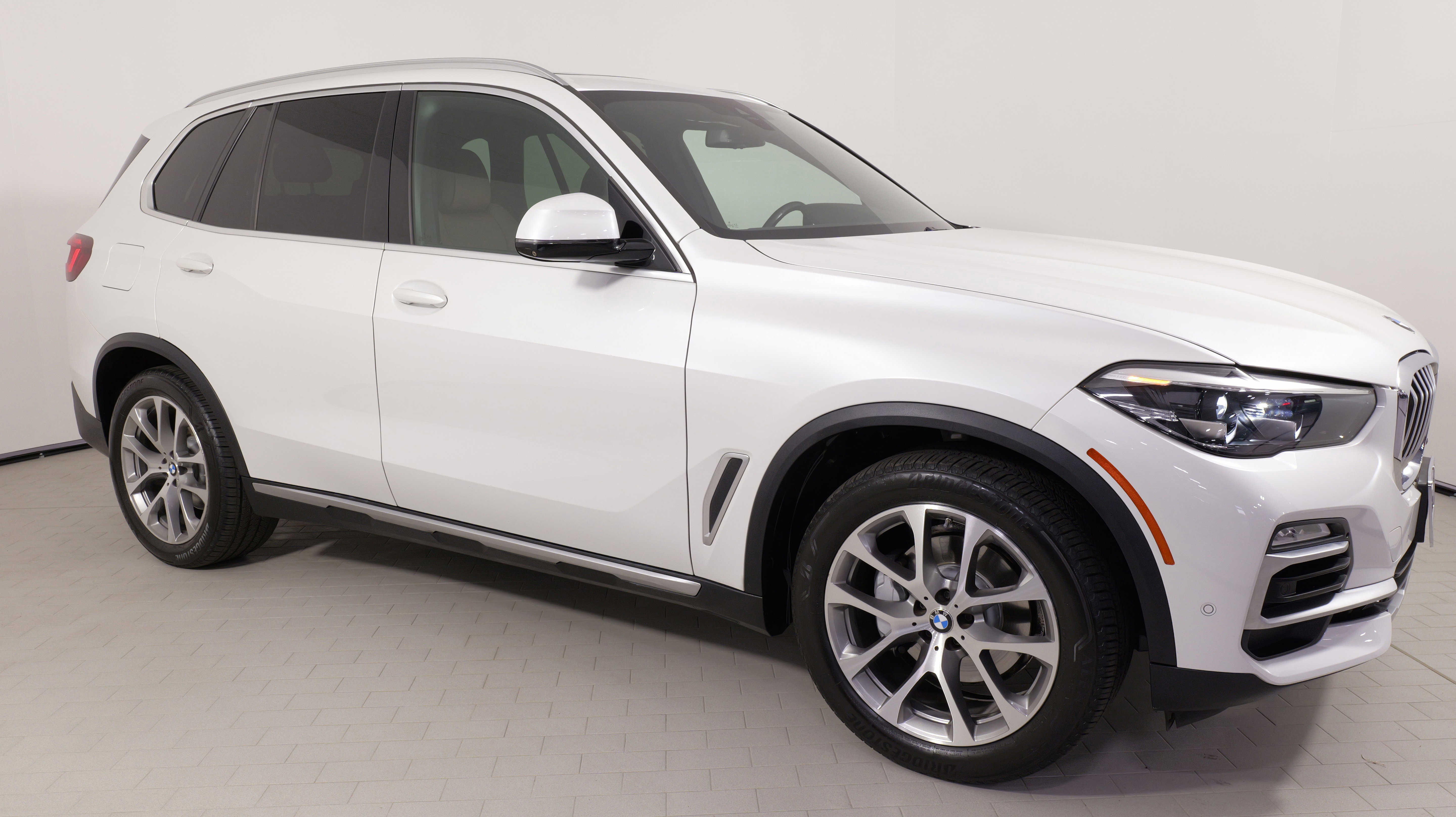 Used 2021 BMW X5 xDrive40i w/ Convenience Package image 9