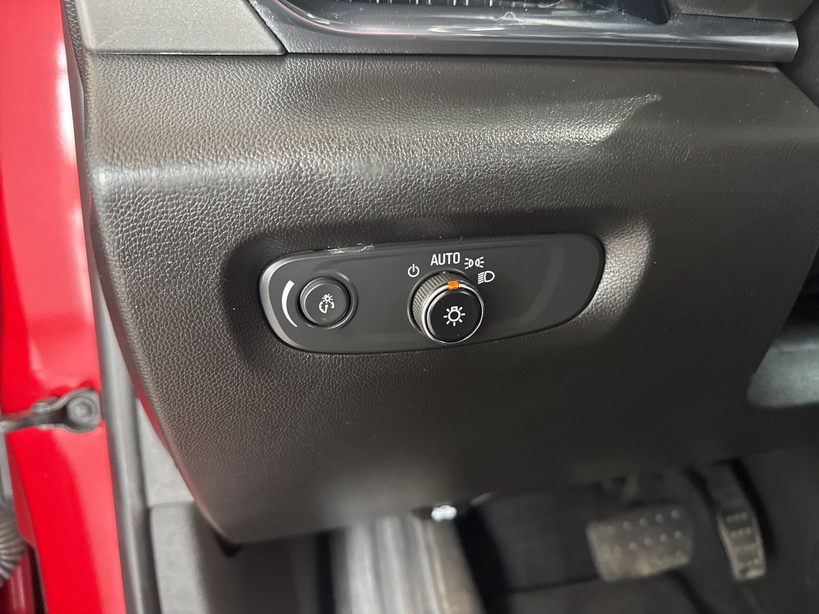 Used 2023 Chevrolet Traverse LT image 24