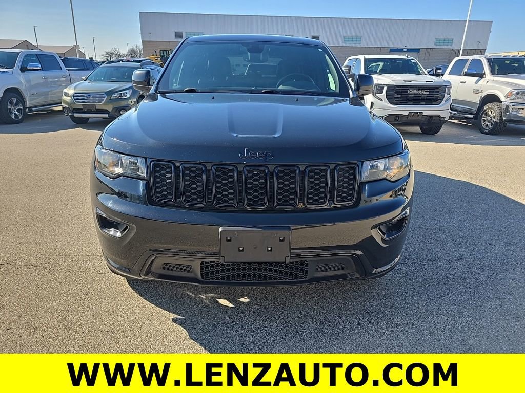 Used 2019 Jeep Grand Cherokee Altitude AWD/4WD image 2