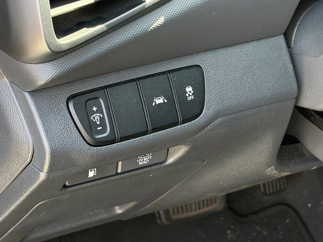 Used 2022 Hyundai Ioniq Blue FWD image 6