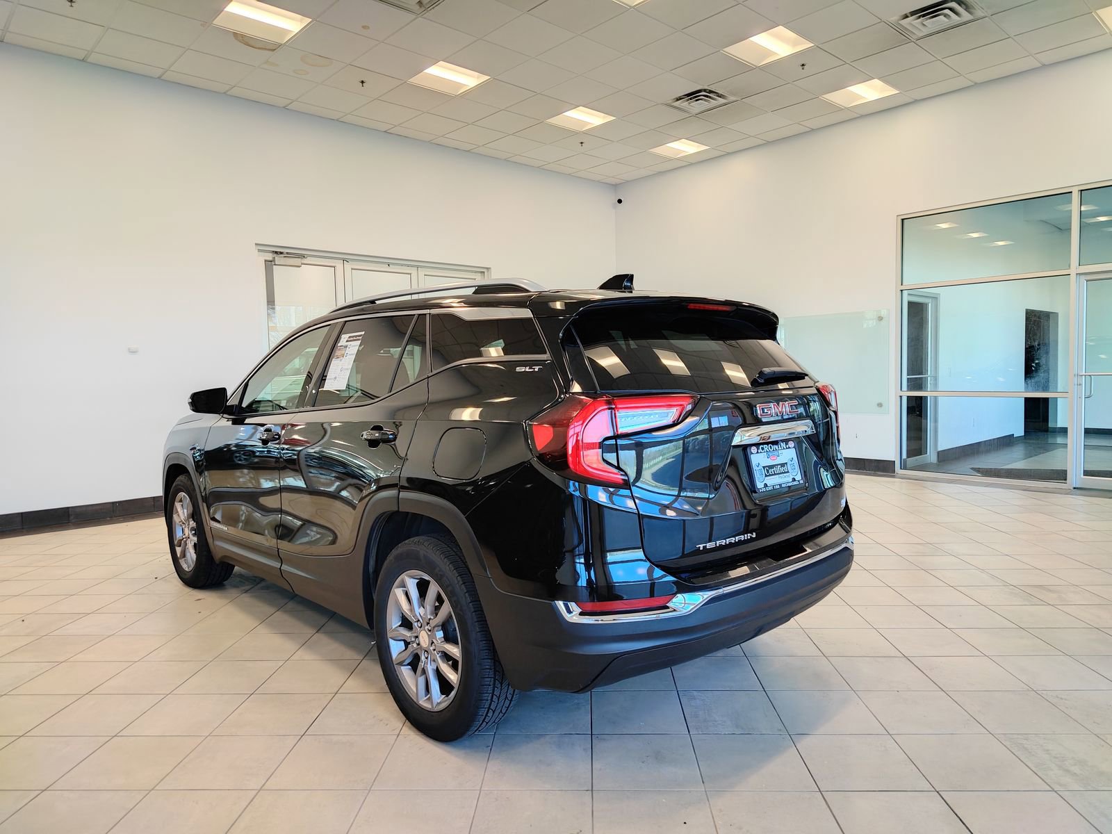 Used 2023 GMC Terrain SLT image 5