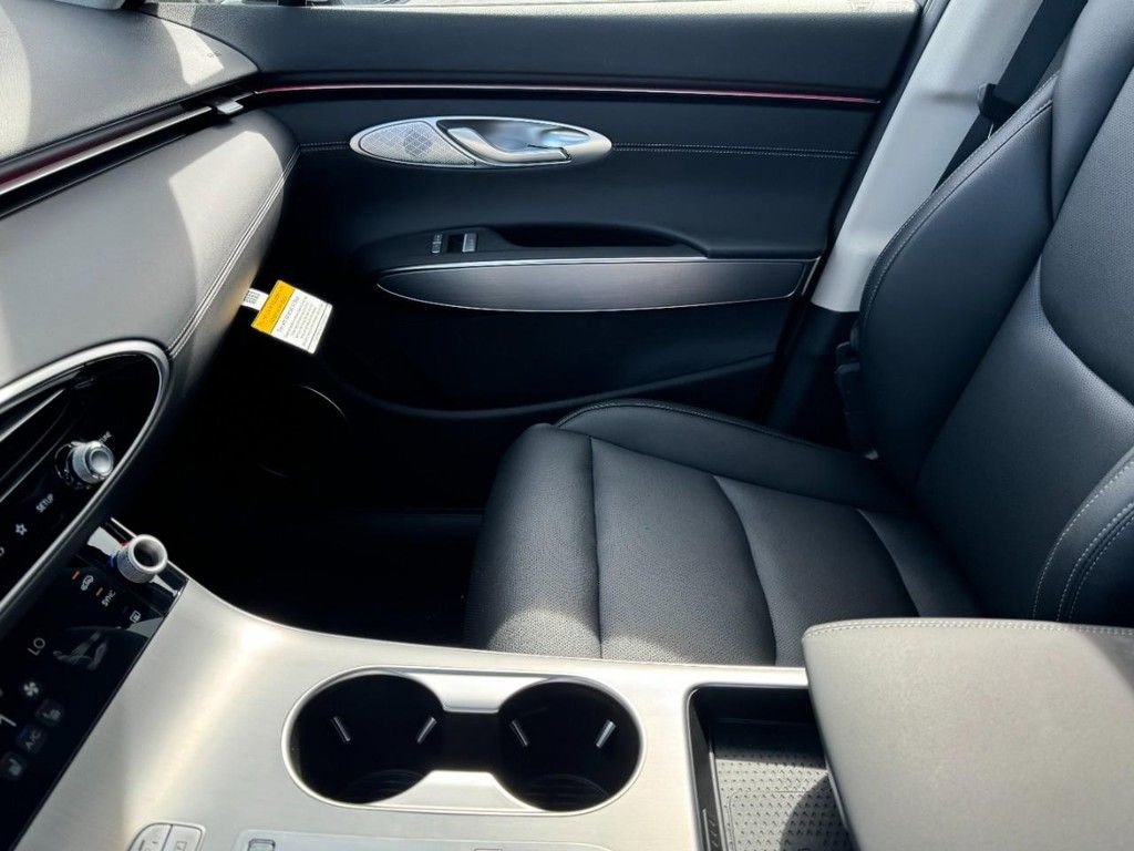 New 2026 Genesis GV70 2.5T Select image 9