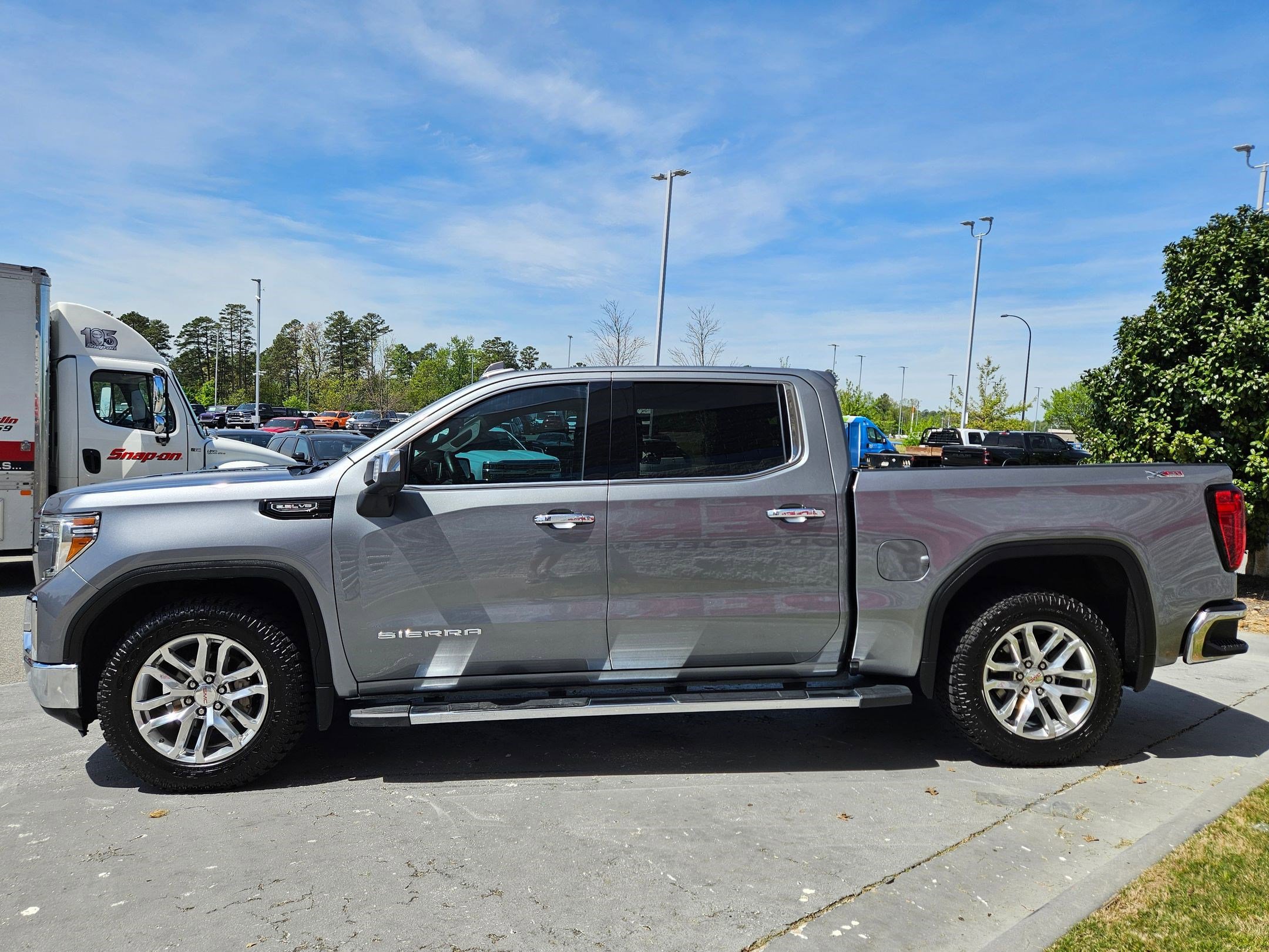 Used 2021 GMC Sierra 1500 SLT image 4