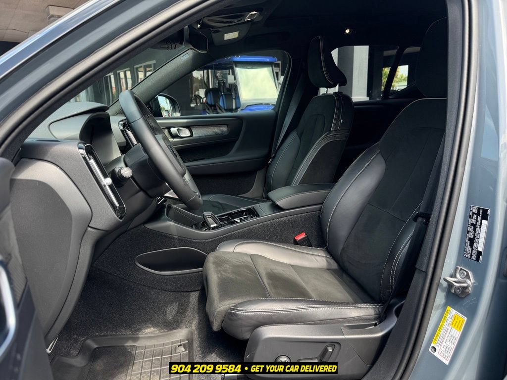 Used 2022 Volvo XC40 T5 R-Design w/ Climate Package AWD/4WD image 24