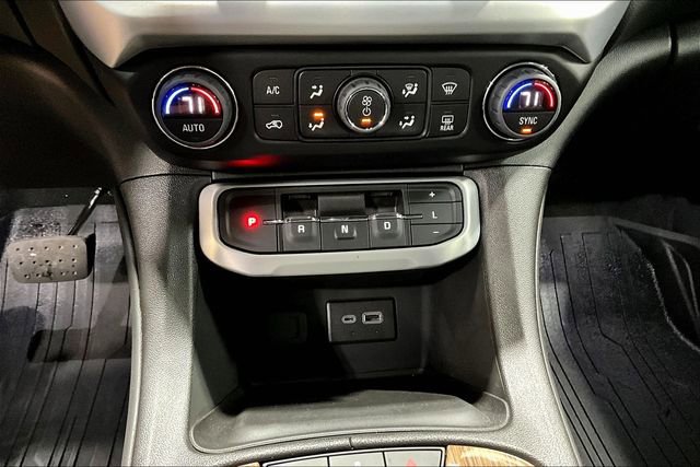 Used 2023 GMC Acadia SLE w/ Driver Convenience Package FWD image 14