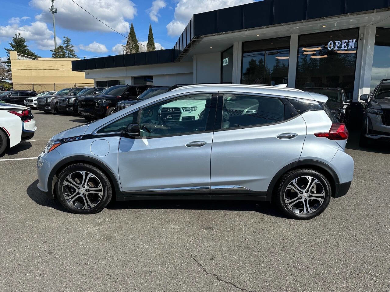 Used 2017 Chevrolet Bolt Premier image 2