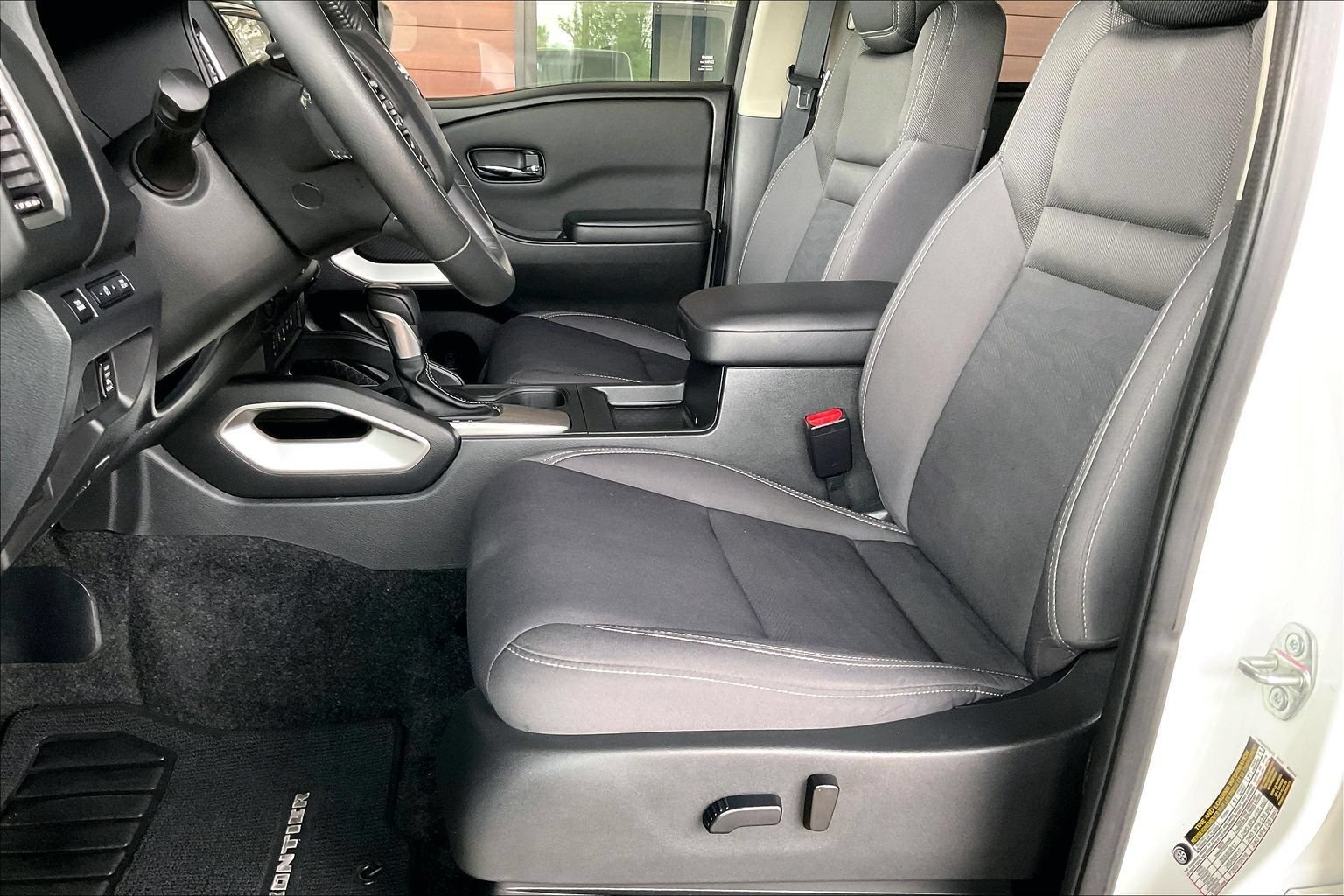 Used 2023 Nissan Frontier SV w/ SV Convenience Package AWD/4WD image 19