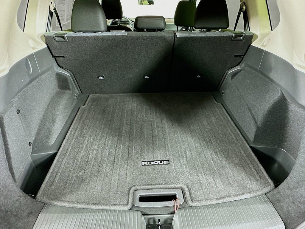 Certified 2023 Nissan Rogue SV image 34