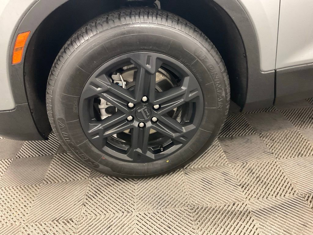 Used 2025 Chevrolet Blazer LT image 30