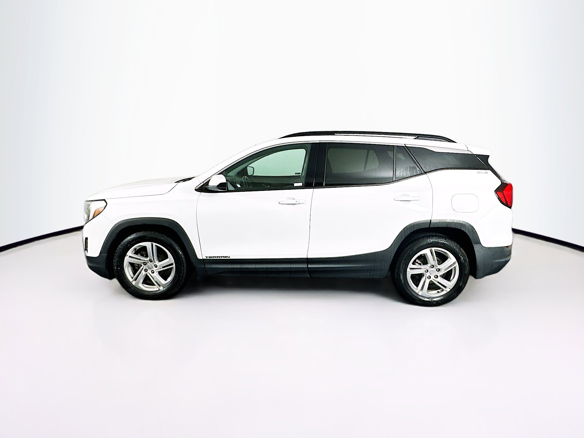 Used 2018 GMC Terrain SLE w/ Driver Convenience Package image 4