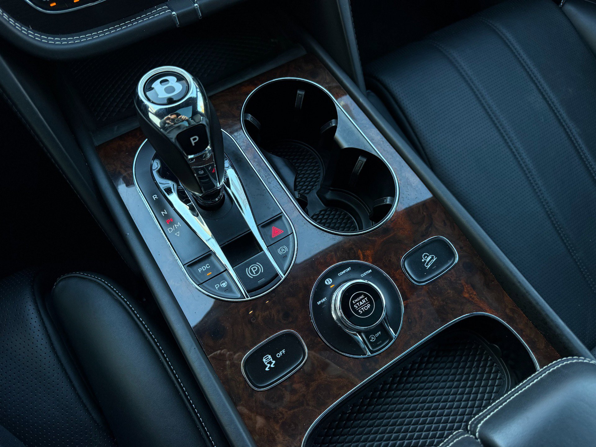 Used 2018 Bentley Bentayga image 32