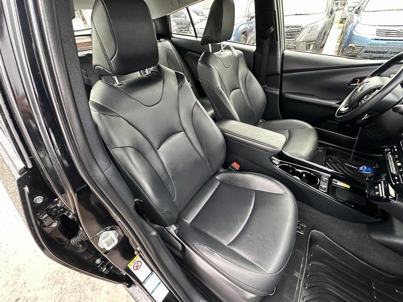 Used 2022 Toyota Prius AWD image 8