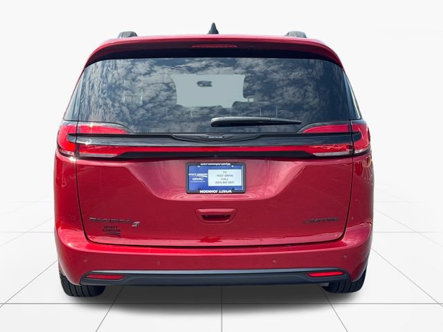 Used 2025 Chrysler Pacifica Limited FWD image 4