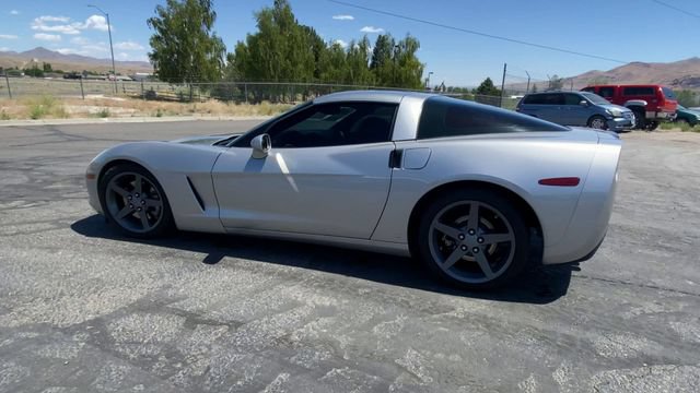 Used 2006 Chevrolet Corvette Coupe w/ Preferred Equipment Group RWD image 6