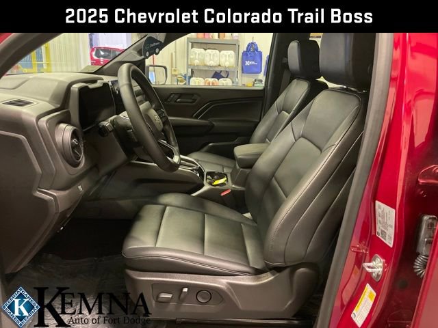Used 2025 Chevrolet Colorado Trail Boss image 11