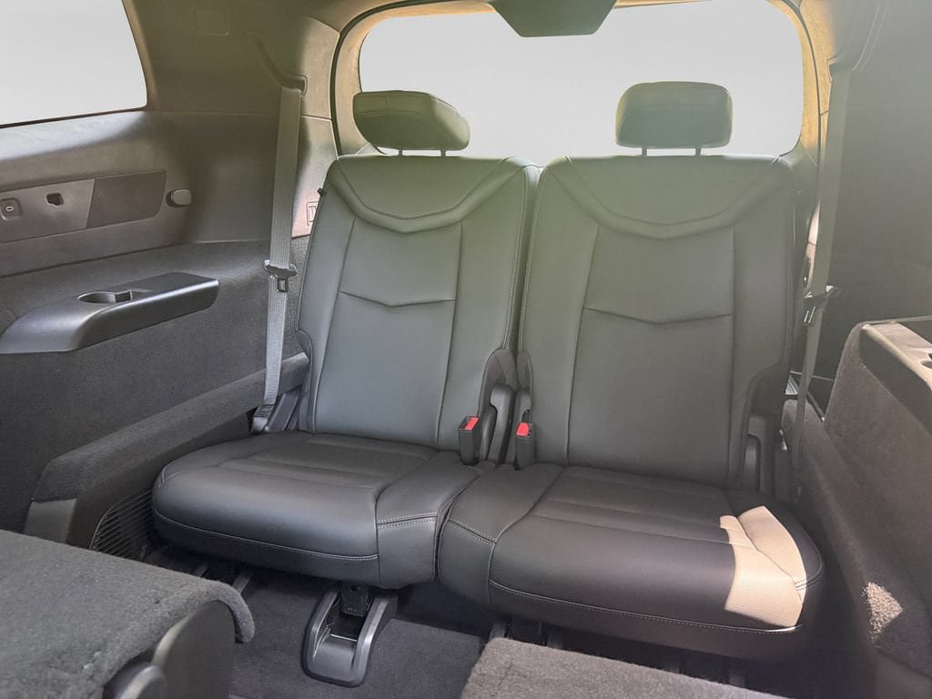 Used 2024 Cadillac XT6 Premium Luxury w/ LPO, Floor Liner Package FWD image 17