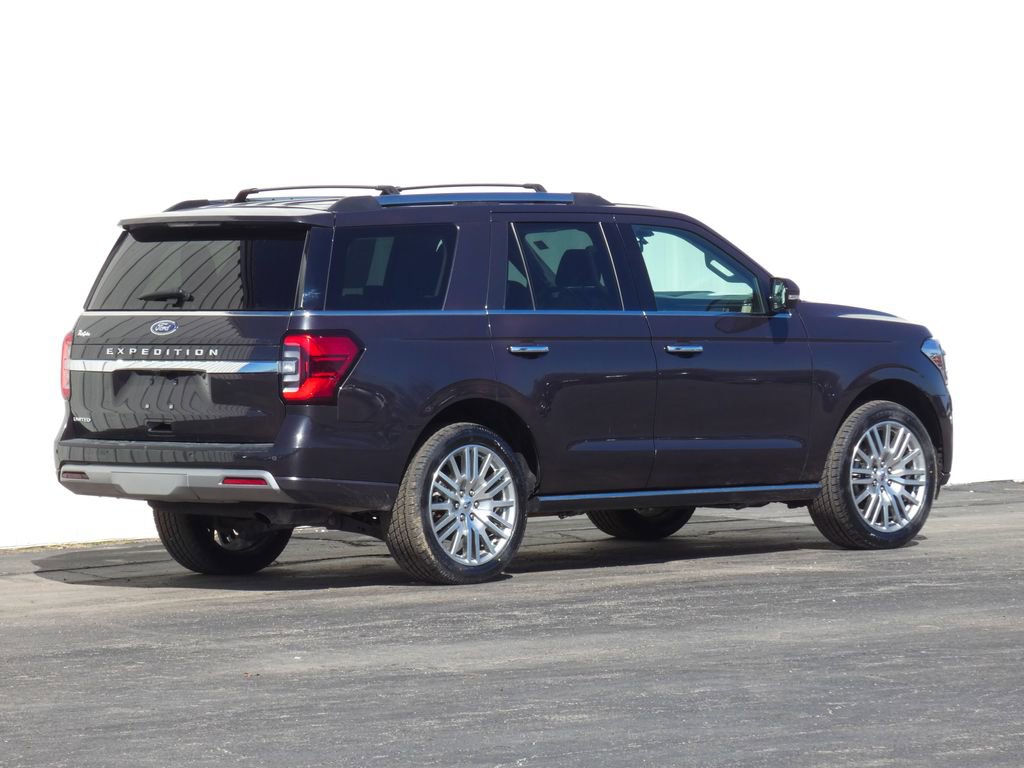 Used 2024 Ford Expedition Limited image 3
