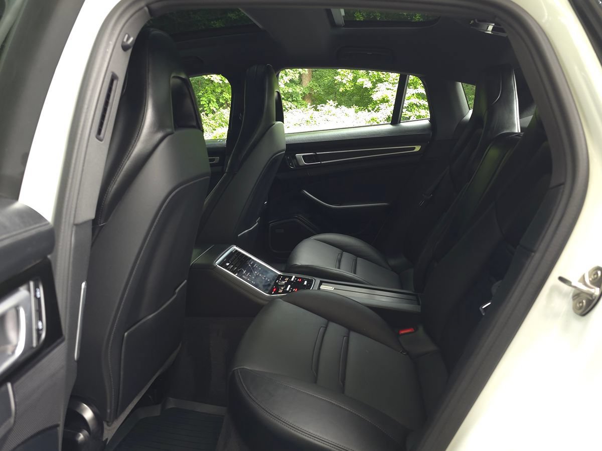 Used 2023 Porsche Panamera 4 Platinum Edition w/ Assistance Package AWD/4WD image 16