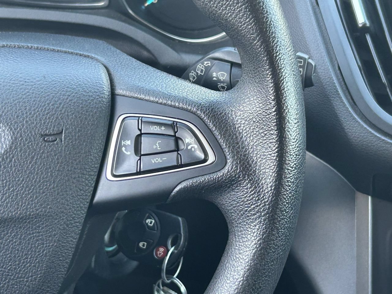 Used 2018 Ford Escape SE FWD image 25