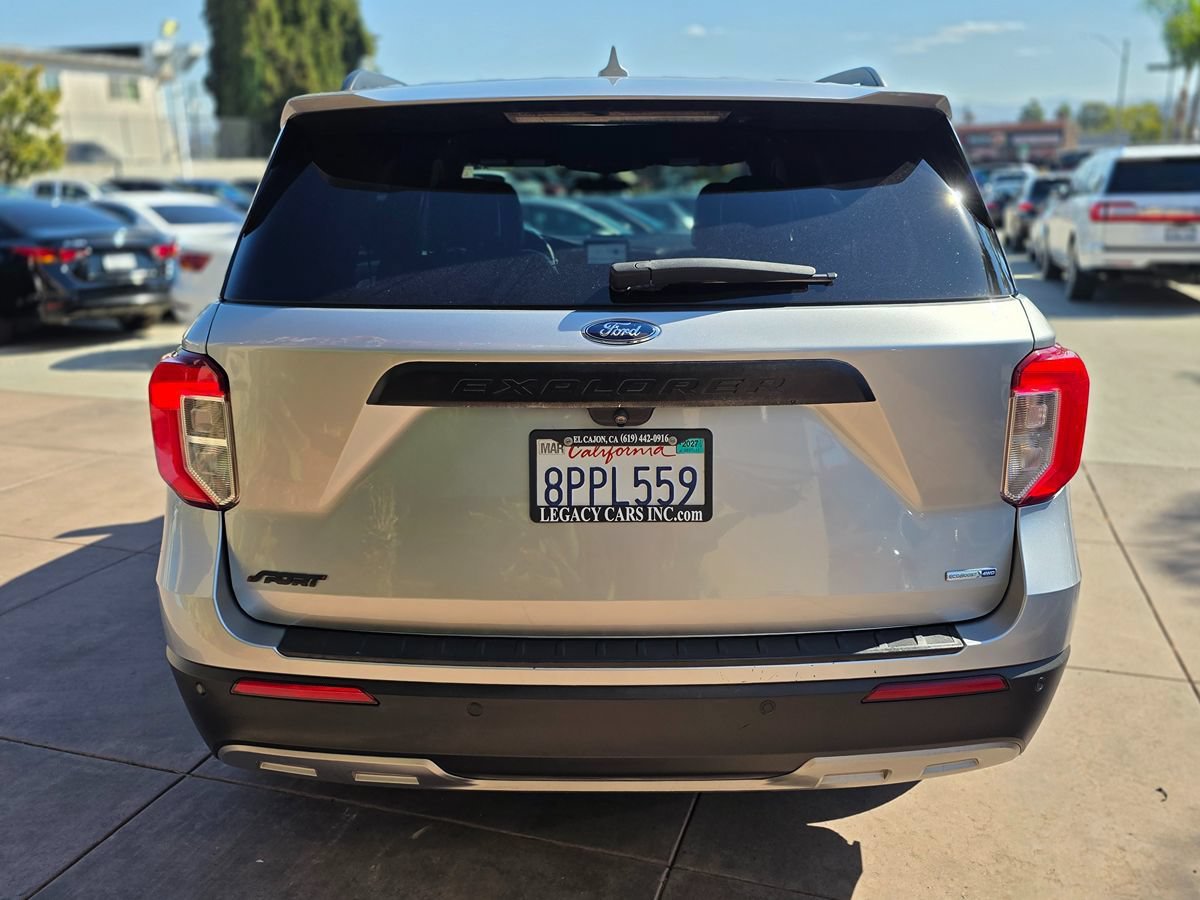 Used 2020 Ford Explorer XLT w/ Equipment Group 202A AWD/4WD image 10