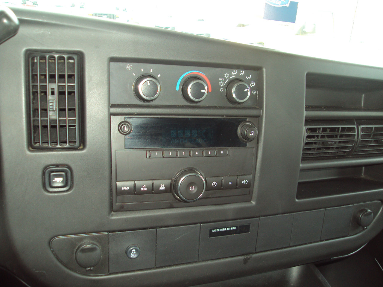 Used 2013 Chevrolet Express 1500 AWD image 19