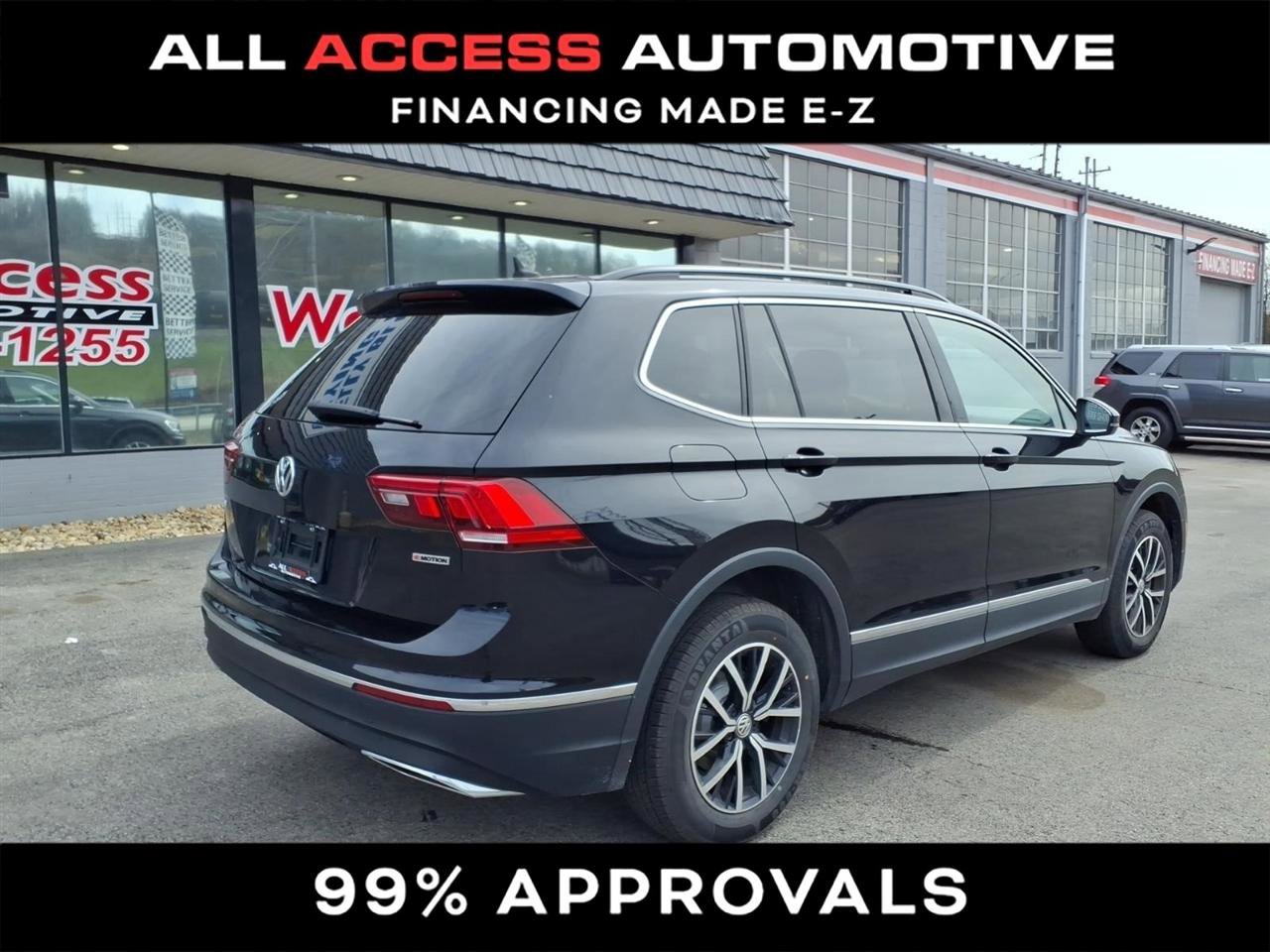 Used 2021 Volkswagen Tiguan SE image 2