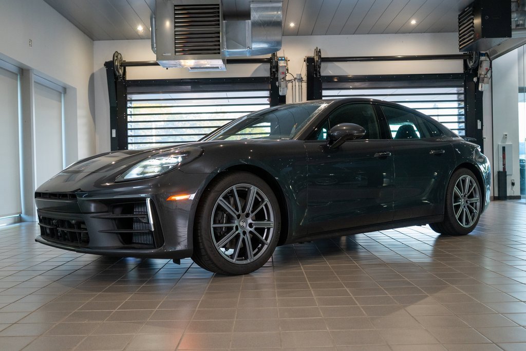 New 2025 Porsche Panamera 4 image 1