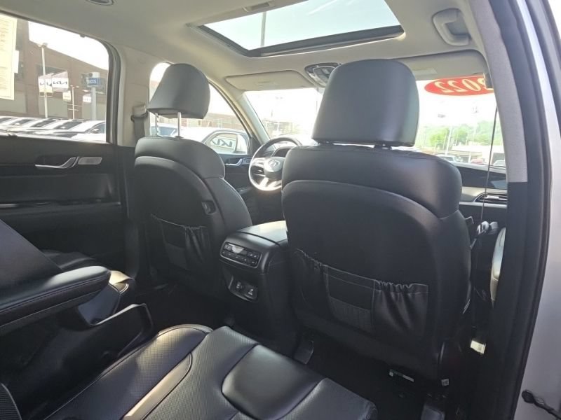 Used 2022 Hyundai Palisade Limited AWD/4WD image 19