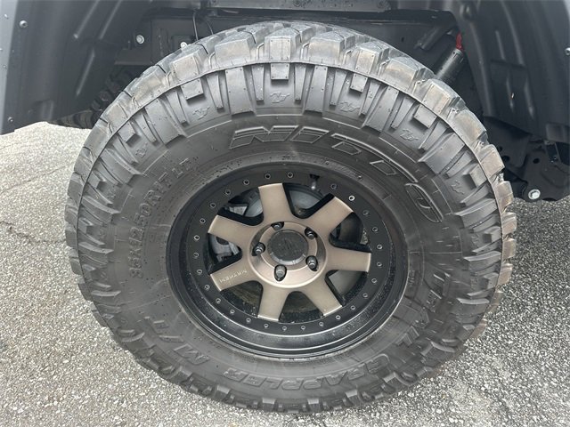 New 2023 Jeep Gladiator Rubicon w/ Cold Weather Group image 17