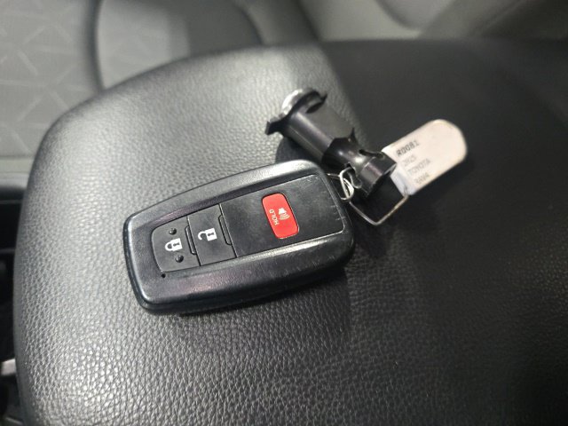 Used 2025 Toyota RAV4 XLE AWD/4WD image 22