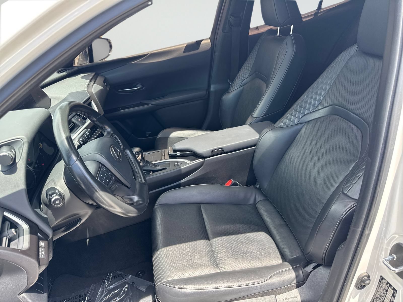 Used 2020 Lexus UX 250h w/ Premium Package AWD/4WD image 32