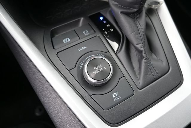 Certified 2025 Toyota RAV4 XLE AWD/4WD image 20