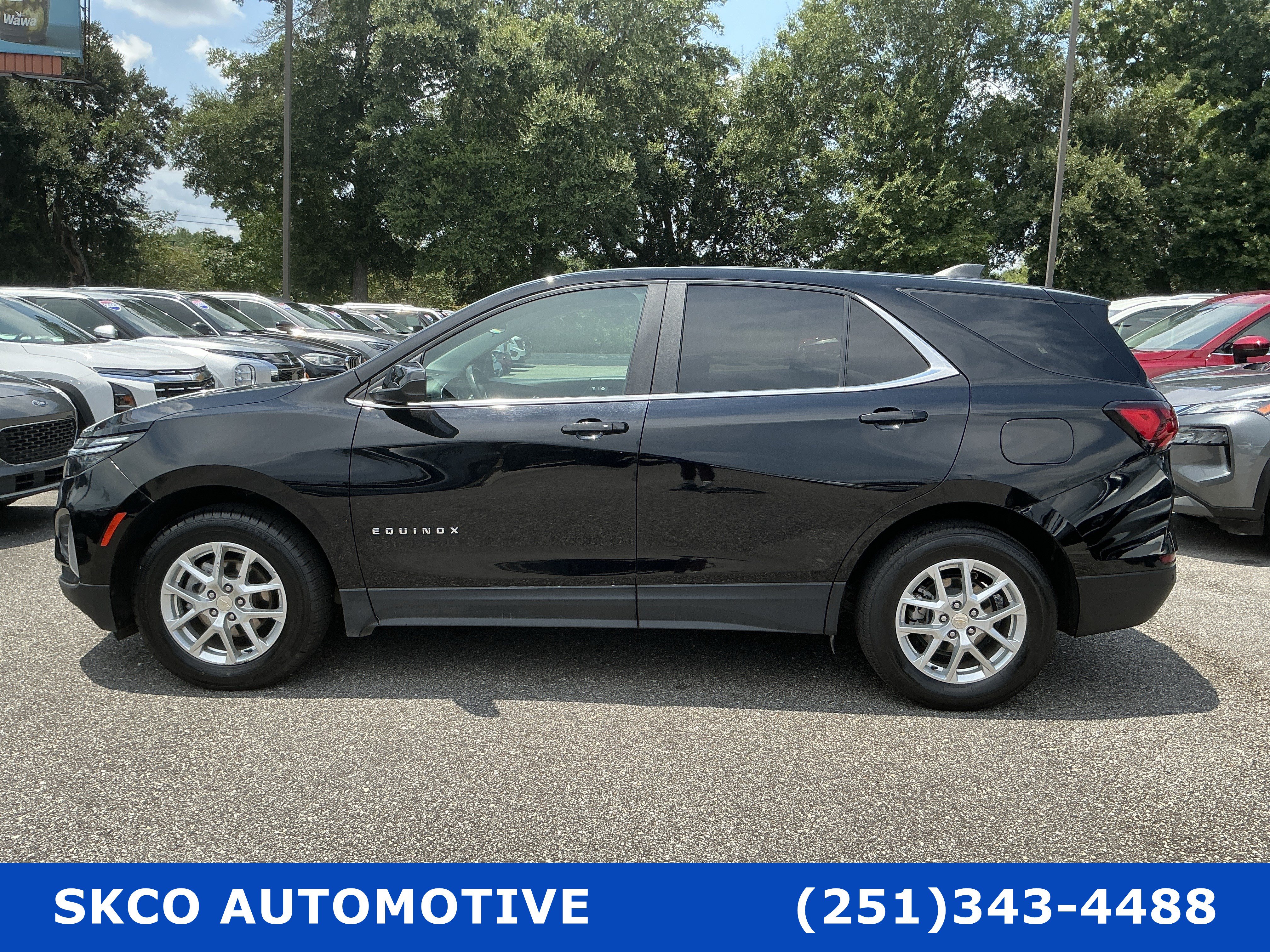Used 2024 Chevrolet Equinox LT AWD/4WD image 2