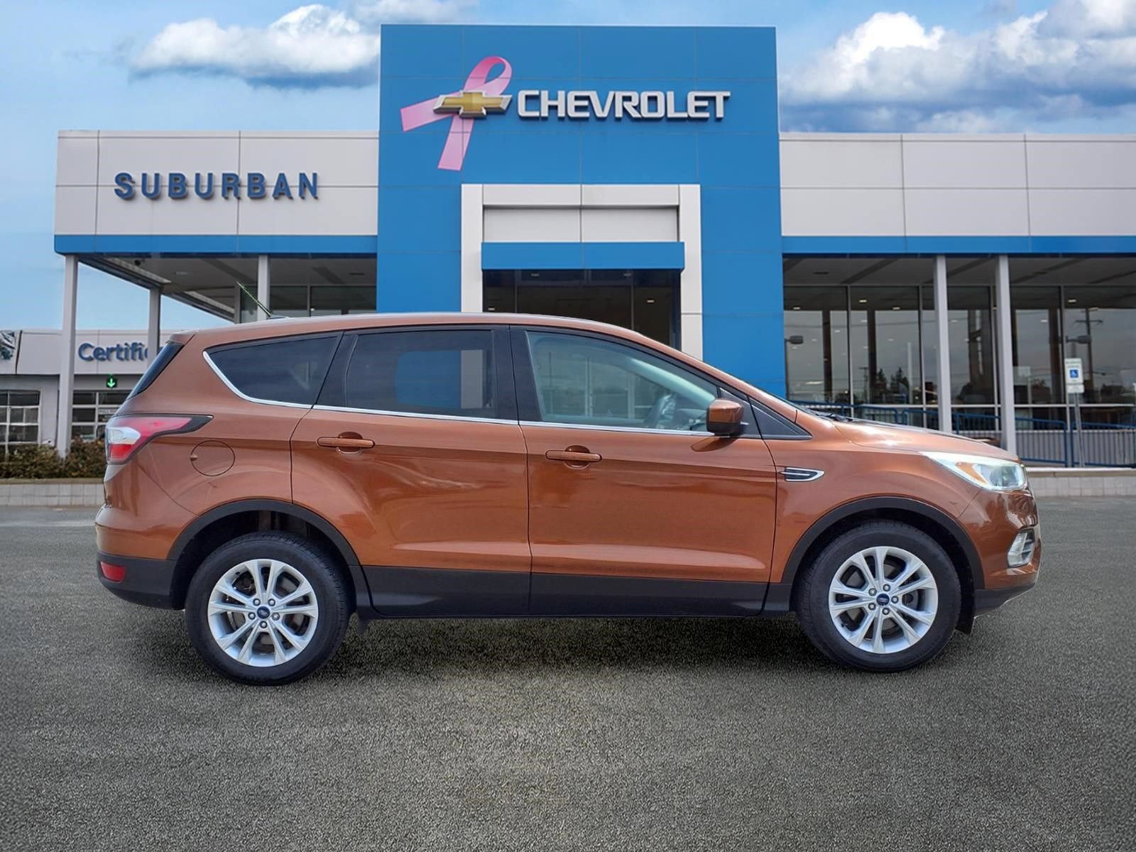 Used 2017 Ford Escape SE w/ SE Cold Weather Package FWD image 4