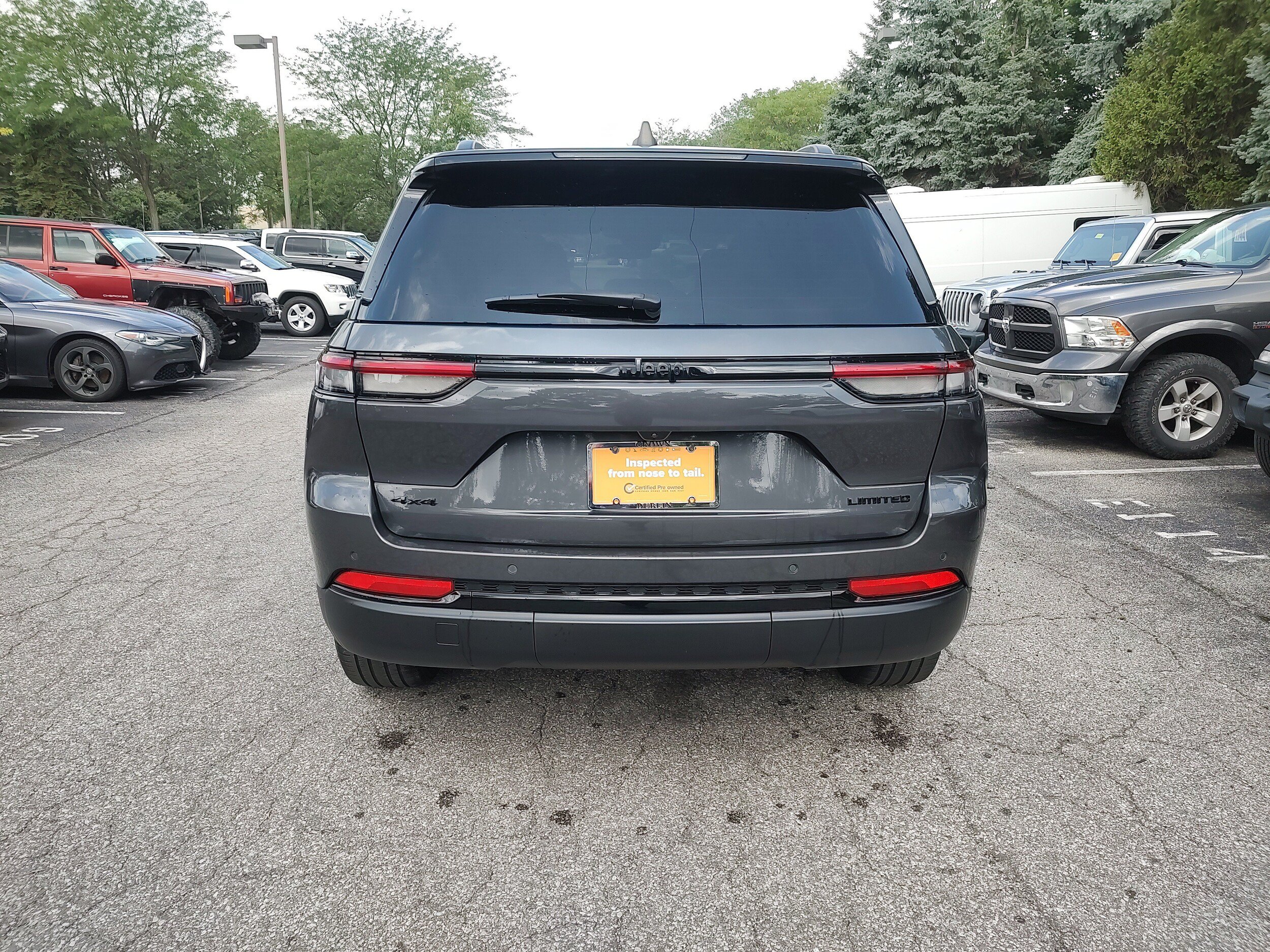 Certified 2023 Jeep Grand Cherokee Limited w/ Black Appearance Package AWD/4WD image 3
