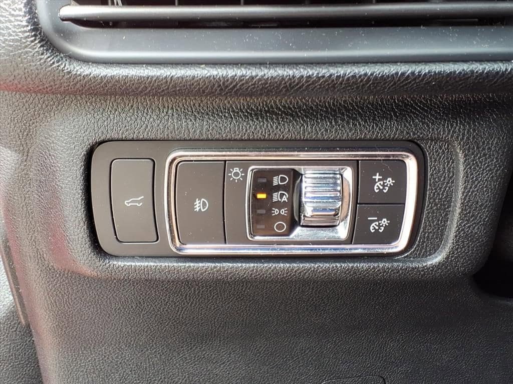 Used 2020 Lincoln Corsair Reserve w/ Equipment Group 202A image 14