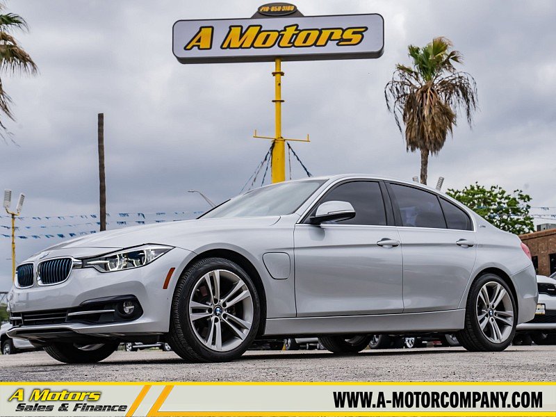 Used 2018 BMW 330e RWD image 1