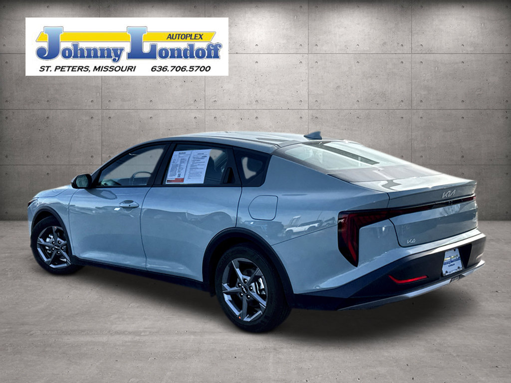 Used 2025 Kia K4 FWD image 3