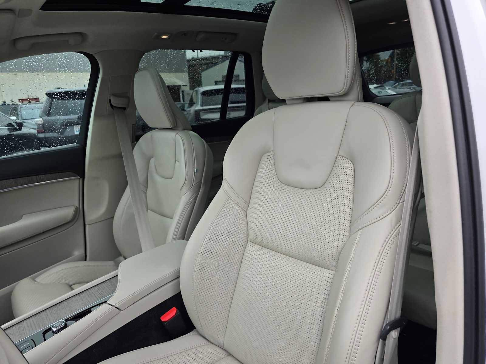 Certified 2023 Volvo XC90 T8 Ultimate w/ Lounge Package image 21