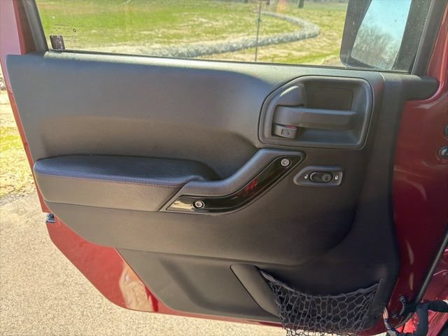 Used 2012 Jeep Wrangler Unlimited Sahara AWD/4WD image 18