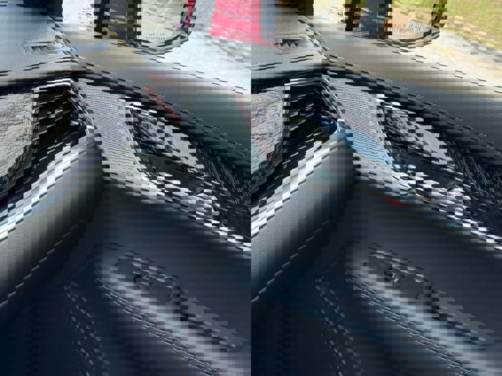 Certified 2025 Cadillac XT6 Premium Luxury image 36