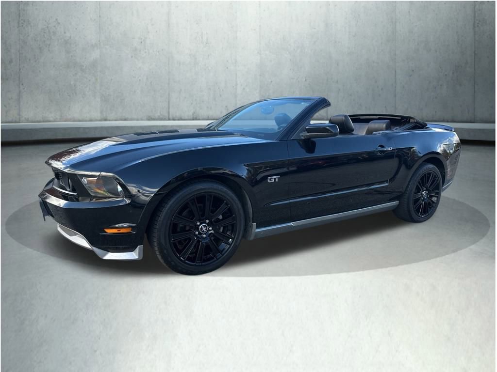 Used 2010 Ford Mustang GT Premium image 2